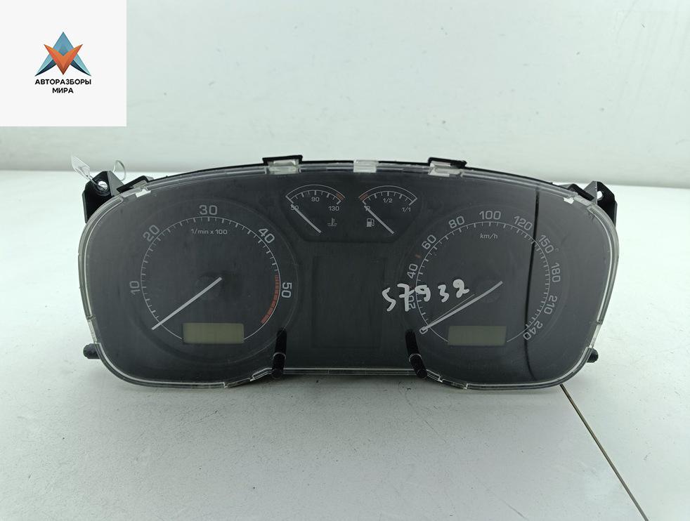 приборная панель Skoda Octavia mk1 (A4 1U) 2006, 1.9 л., дизель, МКПП, серый, универсал, 1U0920811J - фото №1