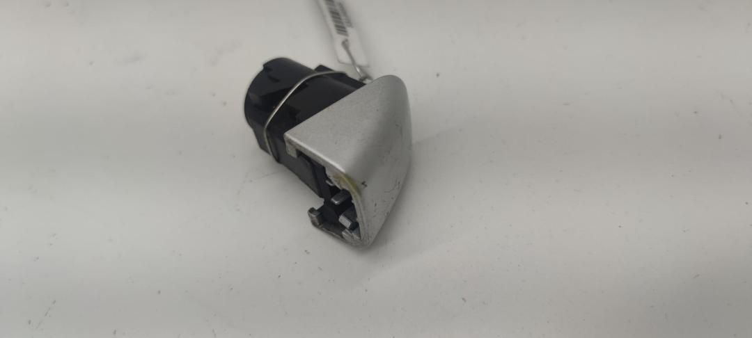Накладка на ручку двери Audi A4 B8/8K 2008, 2.0 л., дизель, АКПП, серый, седан, 8T0837167A - фото №1
