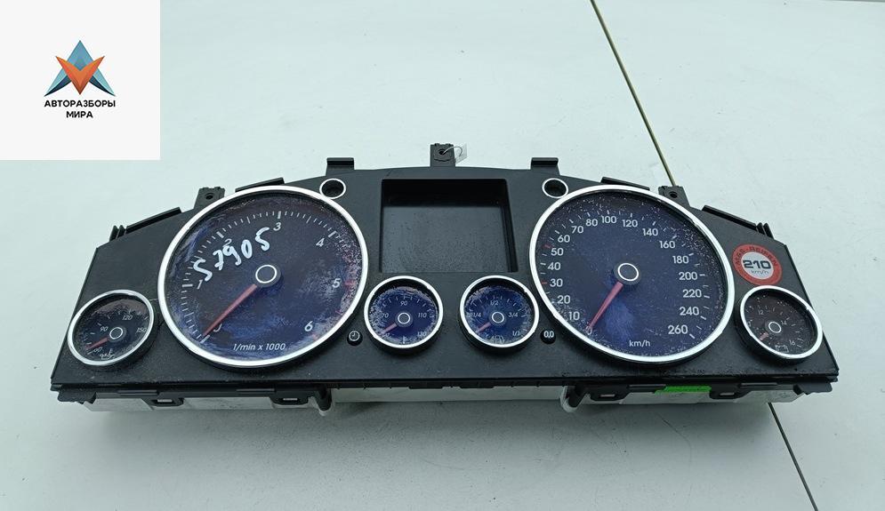 приборная панель Volkswagen Touareg 1 поколение 2003, 2.5 л., дизель, АКПП, чёрный, внедорожник 5 дв., 7L6920880J - фото №1