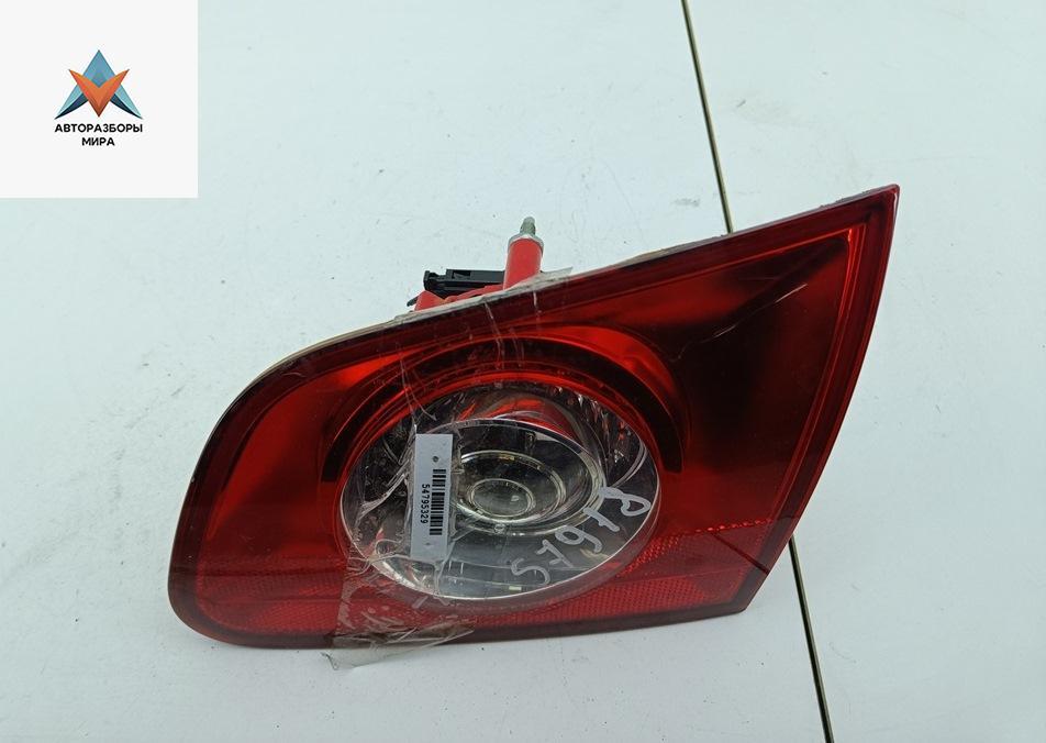 фонарь крышки багажника правый Volkswagen Passat B6 2007, 2.0 л., дизель, МКПП, коричневый, универсал, 3C9945094 - фото №1