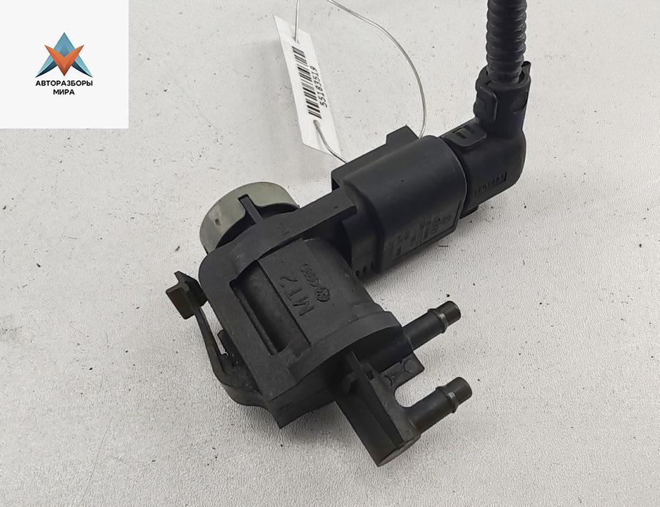 клапан вакуумного управления Volkswagen Touareg 1 поколение 2003, 2.5 л., дизель, АКПП, чёрный, внедорожник 5 дв., 1J0906283C - фото №1