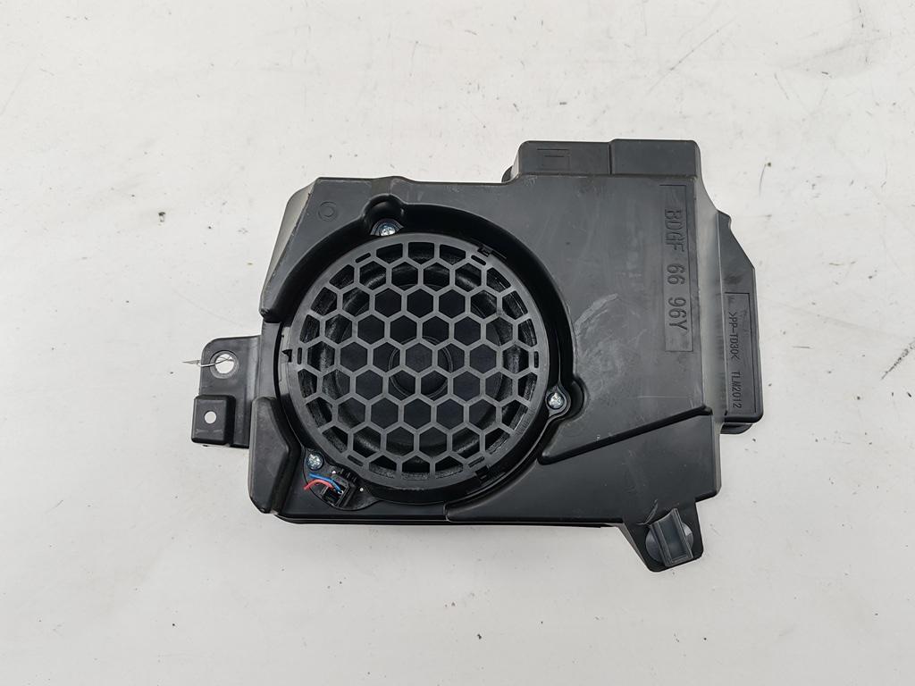 сабвуфер Mazda 3 Bp 2019, 2.0 л., гибрид, МКПП, чёрный, хетчбэк 5 дв., BDGF6696Y