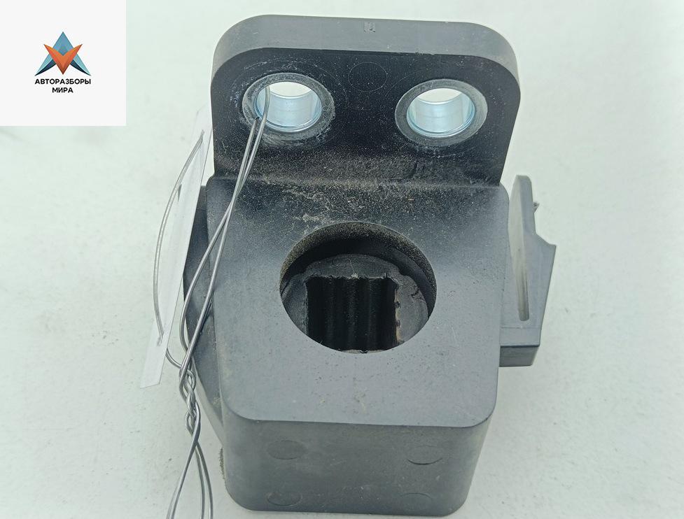 кронштейн радиатора Mazda 3 BP 2019, 2.0 л., гибрид, МКПП, чёрный, хетчбэк 5 дв. - фото №1