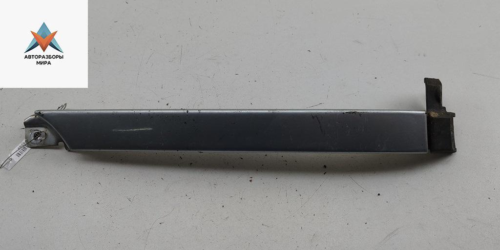 ресничка (ус) правой фары Audi A6 4A/C4 1997, 1.8 л., бензин, МКПП, серый, универсал, 4A0853208D - фото №1