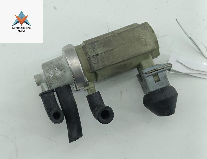 клапан управления турбиной (актуатор) Audi A6 4B/C5 2000, 2.5 л., дизель, АКПП, красный, универсал, 72190349 - фото №1