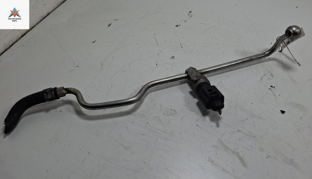 трубка топливная Volkswagen Touran 1 поколение 2003, 1.6 л., бензин, 03C660S - фото №1