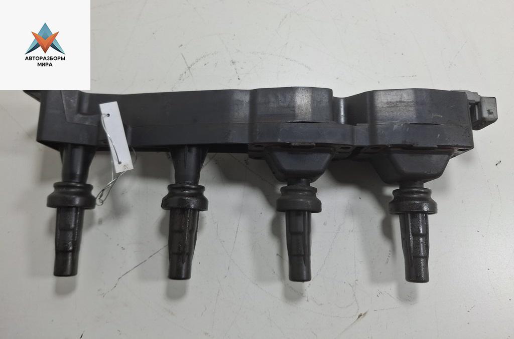 катушка зажигания Peugeot 307 1 поколение 2004, 1.6 л., бензин, МКПП, синий, хетчбэк 5 дв., 9636337880 - фото №1