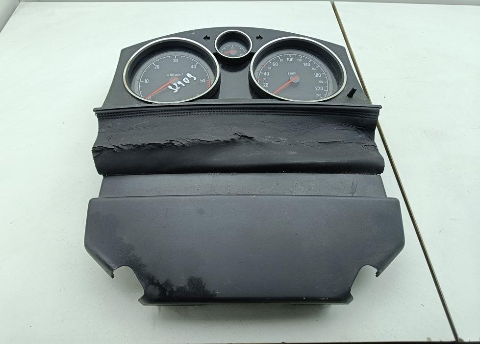 приборная панель Opel Astra H 2006, 1.9 л., дизель, МКПП, серый, универсал, 13216684