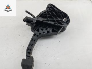 педаль сцепления Volkswagen Golf 6 поколение 2011, 1.6 л., дизель, МКПП, белый, хетчбэк 5 дв., 1K0721796K, 1K0927810D