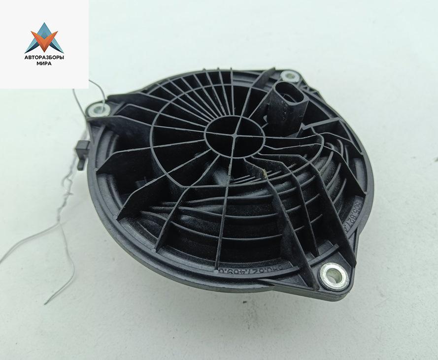 ручка крышки багажника Volkswagen Golf 6 поколение 2011, белый, хетчбэк 5 дв., 3C5827469J - фото №1