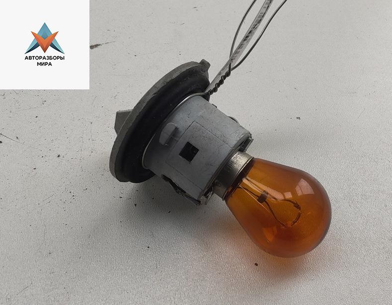 Патрон лампы указателя поворота Peugeot 607 1 поколение 2000, 2.2 л., бензин, МКПП, серый, седан, PY21W - фото №1