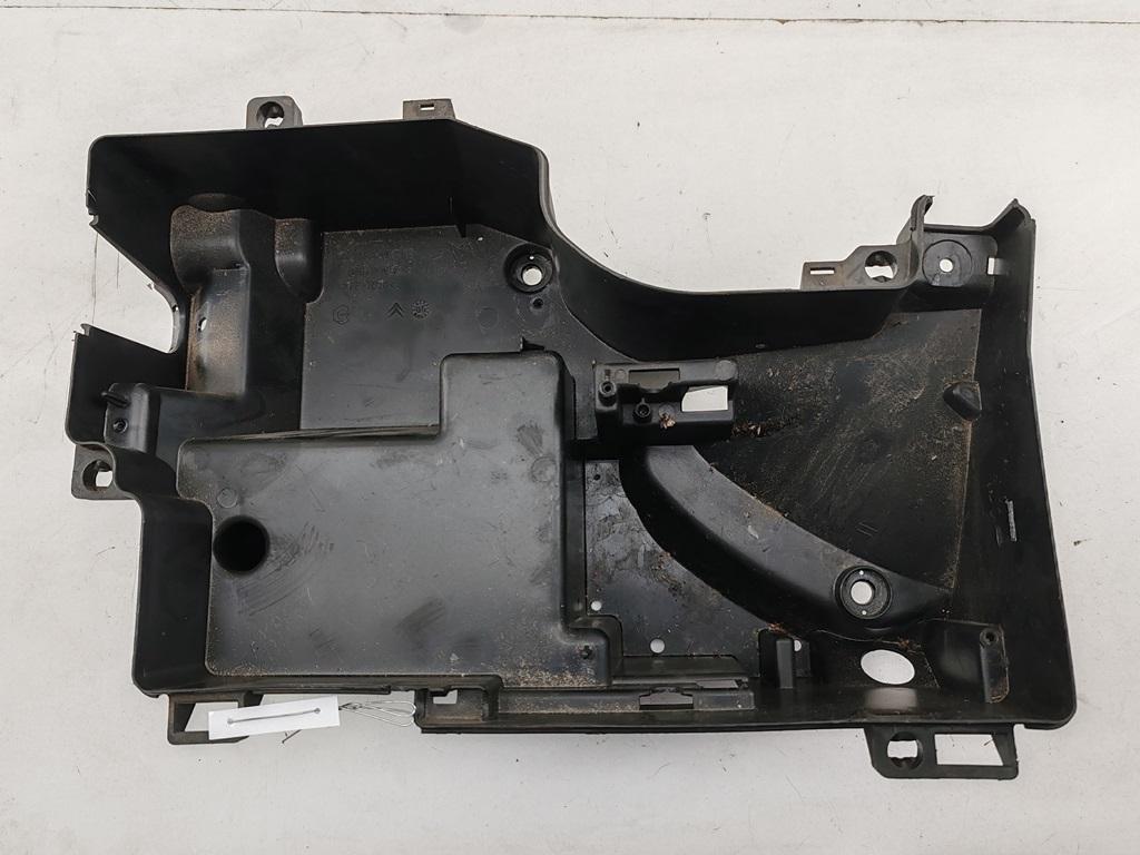 короб предохранителей Citroen C5 2005, 2.0 л., дизель, МКПП, серый, хетчбэк 5 дв., 9632653580