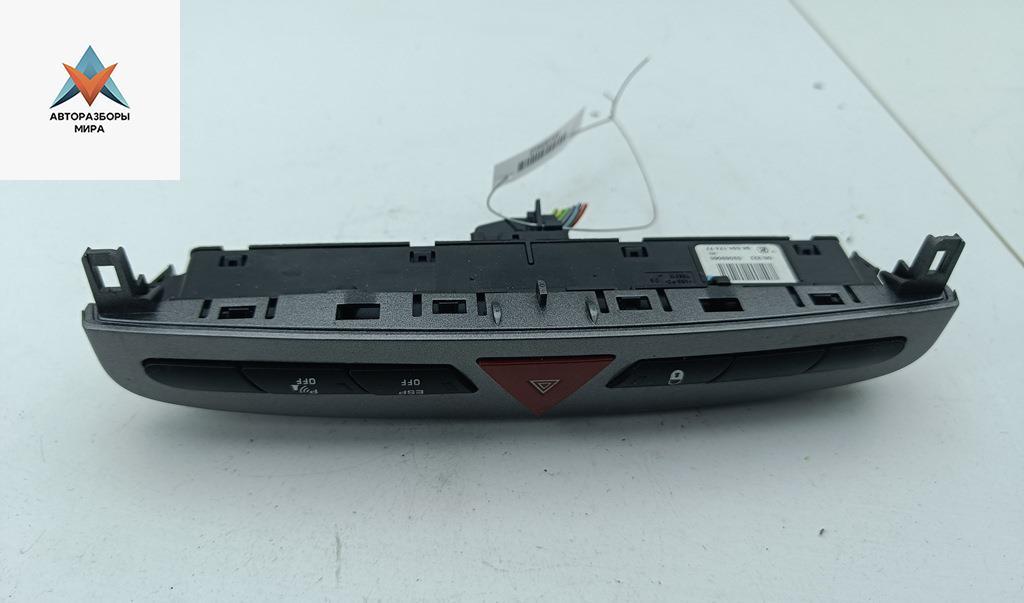 кнопка аварийной сигнализации Peugeot 308 T7 2008, 1.6 л., бензин, МКПП, чёрный, универсал, 9659417477 - фото №1