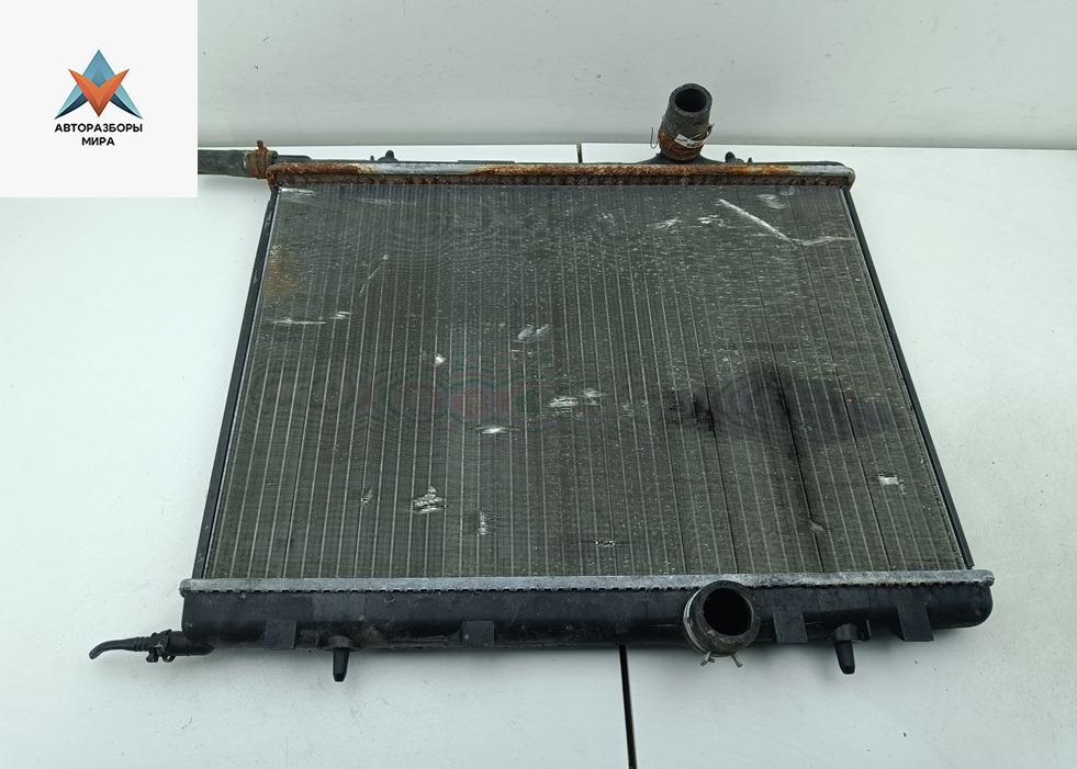 радиатор охлаждения Peugeot 307 1 поколение 2003, 1.6 л., бензин, МКПП, серый, универсал - фото №1