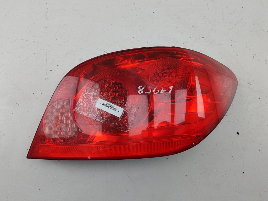 фонарь задний правый Peugeot 307 2006, 2.0 л., дизель, МКПП, серый, хетчбэк 3 дв., 557674B