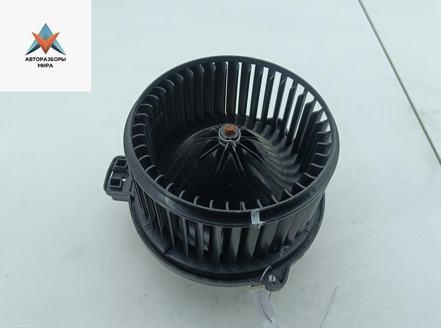 моторчик печки Kia Rio 2 поколение 2005, 1.6 л., бензин, МКПП, серый, хетчбэк 5 дв., F00S33F004 - фото №1