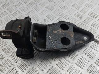 кронштейн КПП Opel Vectra A 1991, 1.8 л., бензин, МКПП, красный, хетчбэк 5 дв.