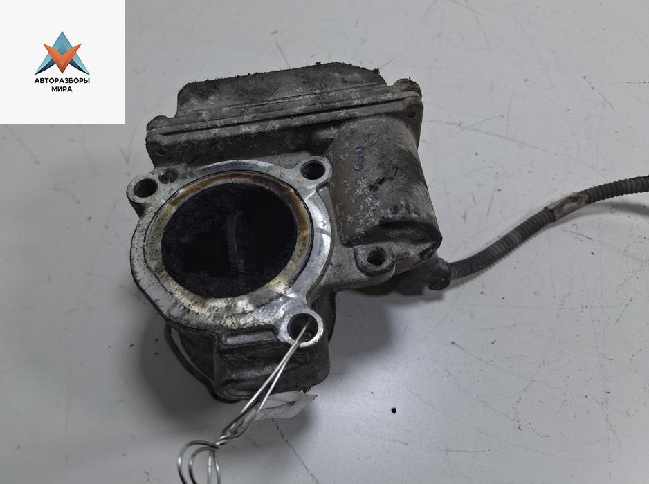 заслонка дроссельная Skoda Roomster 1 поколение 2007, 1.4 л., дизель, МКПП, серый, фургон, 045128063G - фото №1