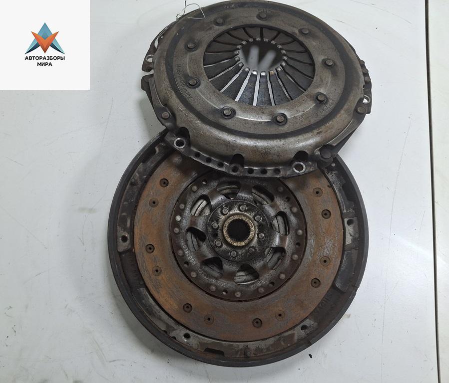 маховик Audi A4 B6 2002, 2.0 л., бензин, МКПП, синий, универсал - фото №1