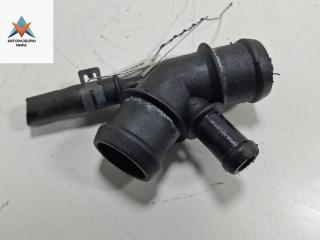 фланец (тройник) системы охлаждения Volkswagen Bora 1 поколение 2000, 1.6 л., бензин, МКПП, красный, седан