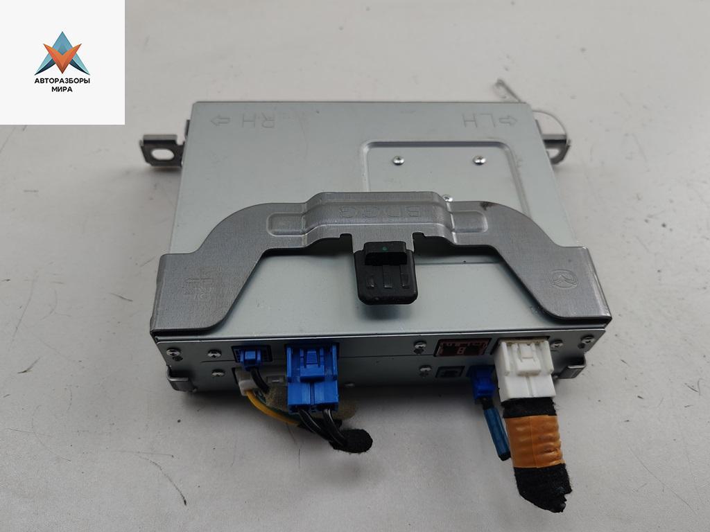 блок радио Mazda 3 BP 2019, 2.0 л., гибрид, МКПП, чёрный, хетчбэк 5 дв., BDMC669C0L - фото №1