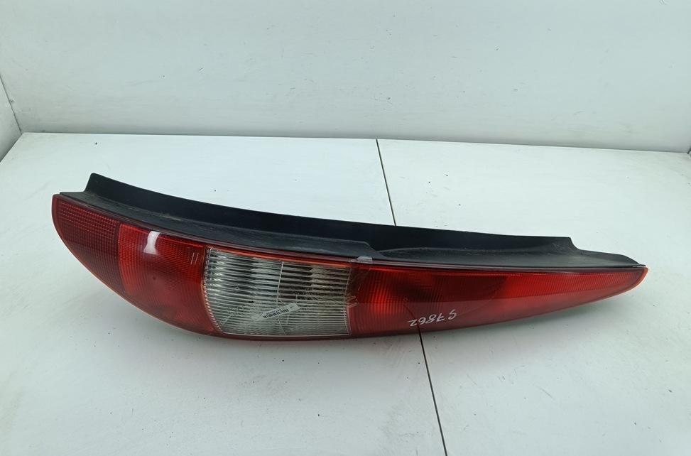 фонарь задний правый Ford Mondeo III 2001, 1.8 л., бензин, МКПП, зелёный, универсал, 1S7113404C
