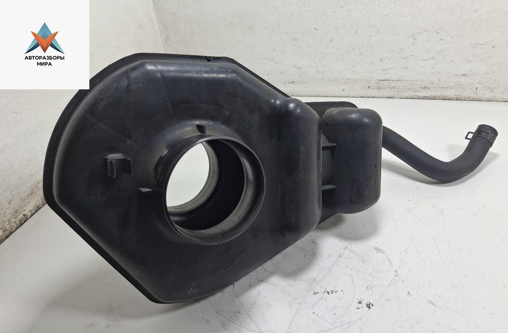 резонатор воздушного фильтра Nissan Murano Z50 2005, 3.5 л., бензин, АКПП, серый, внедорожник 5 дв. - фото №1