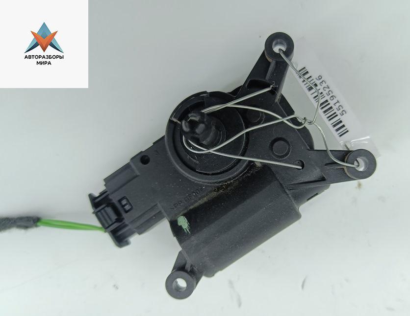 моторчик заслонки печки Mercedes-Benz Sprinter 2 поколение (W906) 2011, 2.2 л., дизель, МКПП, синий, микроавтобус, V32700029025846 - фото №1