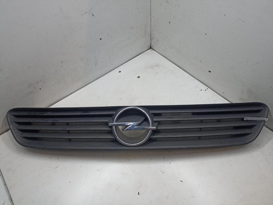 решетка радиатора Opel Astra G 2000, чёрный, хетчбэк 5 дв., 90588120