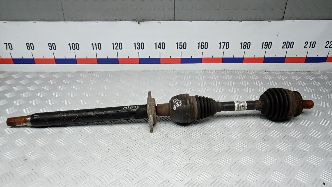 полуось передняя правая (приводной вал, ШРУС) Mercedes-Benz A-Класс W176 2013, 1.5 л., D A160 CDI, дизель, МКПП, хетчбэк 5 дв. - фото №1