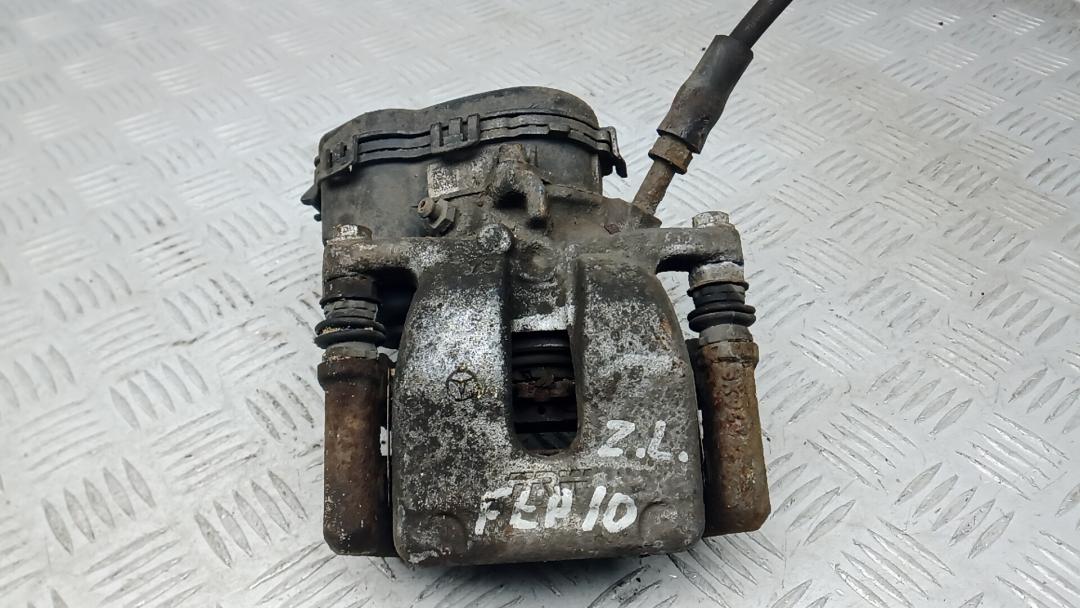 суппорт задний левый Mercedes-Benz A-Класс W176 2013, 1.5 л., D A160 CDI, дизель, МКПП, хетчбэк 5 дв. - фото №1