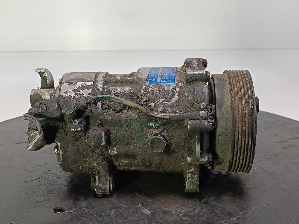 компрессор кондиционера Volkswagen Golf 4 поколение 1998, Бензин 1.6, цвет, 1J0820803K - фото №1