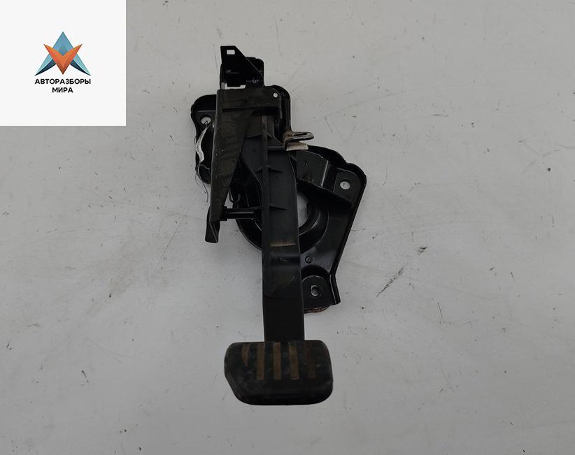 педаль сцепления Ford S-Max 1 поколение 2008, 2.0 л., бензин, МКПП, серый, минивэн, 7B633RB - фото №1