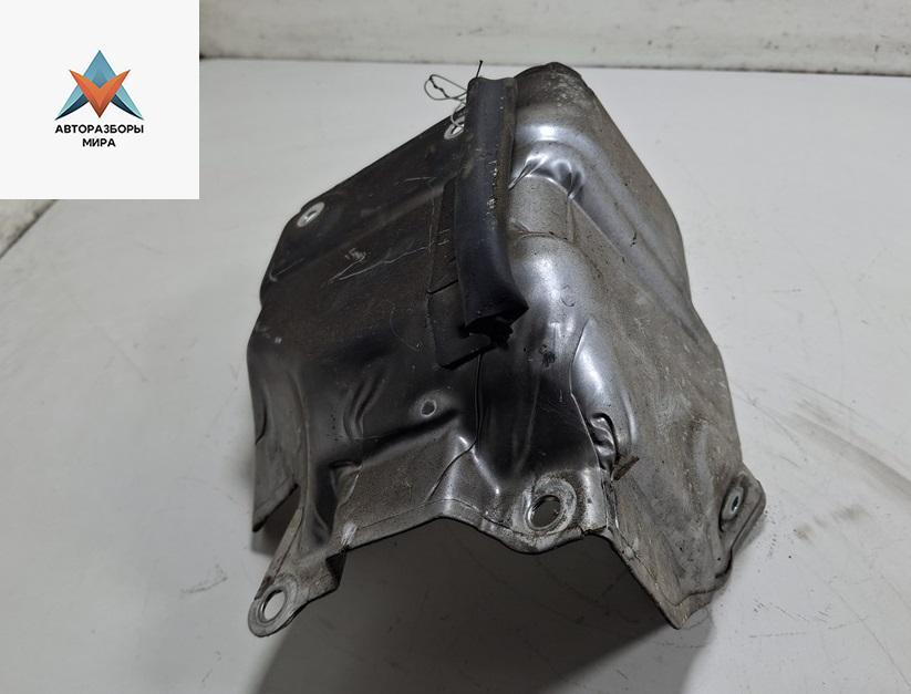 тепловой экран глушителя Volkswagen Polo 4 поколение 2002, 1.2 л., бензин, МКПП, чёрный, хетчбэк 3 дв. - фото №1