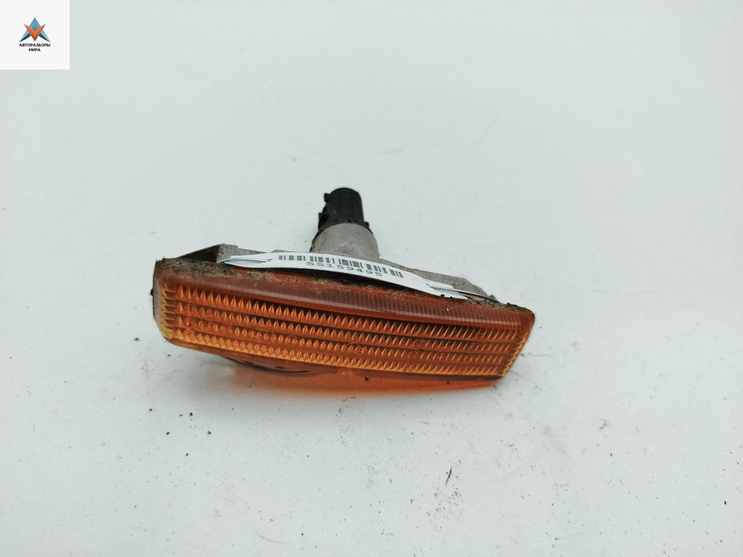 повторитель передний правый BMW 5 серия E39 1998, 2.0 л., бензин, МКПП, серый, универсал, 8360589 - фото №1