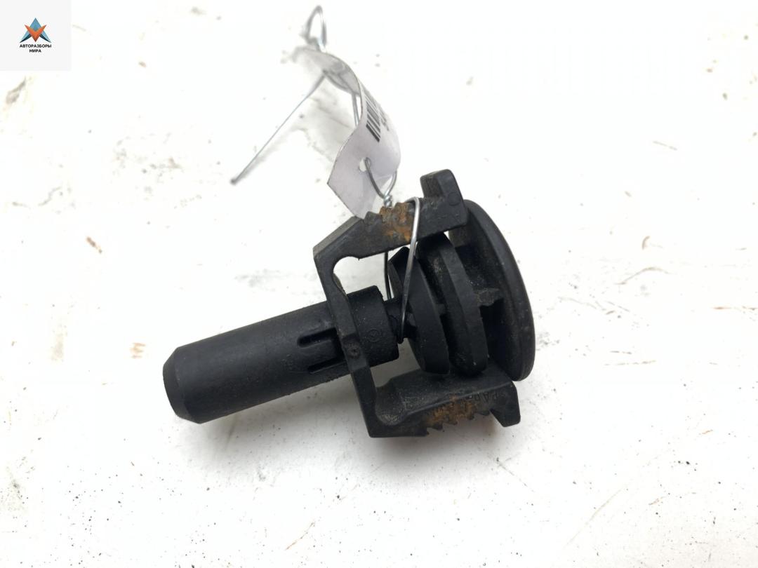 кронштейн радиатора Mercedes-Benz CLK-Класс C209/A209 2002, 2.6 л., бензин, АКПП, чёрный, купе - фото №1