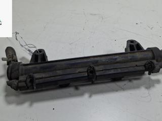 топливная рампа Volkswagen Polo 4 поколение 2002, 1.2 л., бензин, МКПП, чёрный, хетчбэк 3 дв., 03E133320