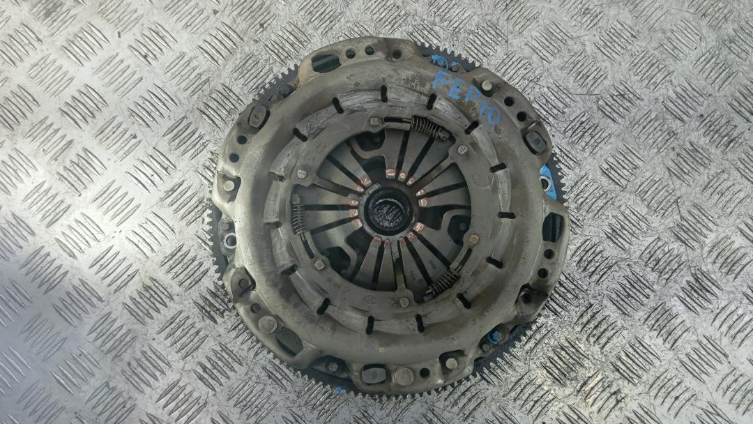 маховик Mercedes-Benz A-Класс W176 2013, 1.5 л., D A160 CDI, дизель, МКПП, хетчбэк 5 дв. - фото №1