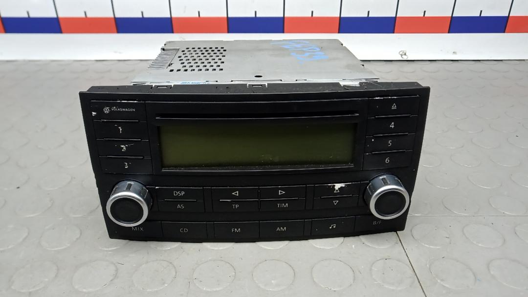 магнитола Volkswagen Touareg 1 поколение 2005, 2.5 л., дизель, АКПП, внедорожник 5 дв. - фото №1