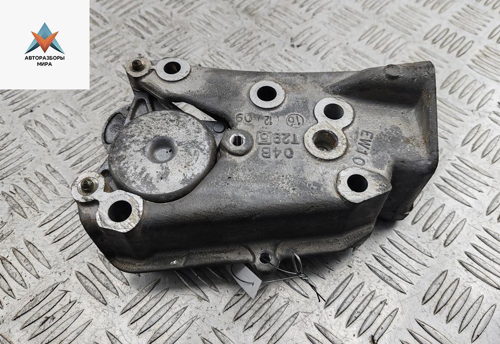 кронштейн двигателя Peugeot Expert 1 поколение 2001, 2.0 л., бензин, АКПП, белый, фургон - фото №1