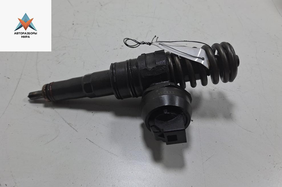 форсунка Skoda Roomster 1 поколение 2007, 1.4 л., дизель, МКПП, серый, фургон, 038130073BP - фото №1