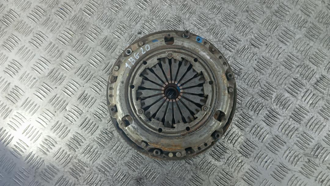 маховик Citroen C4 2 поколение 2013, 1.6 л., HDi 8V, дизель, МКПП, хетчбэк 5 дв. - фото №1