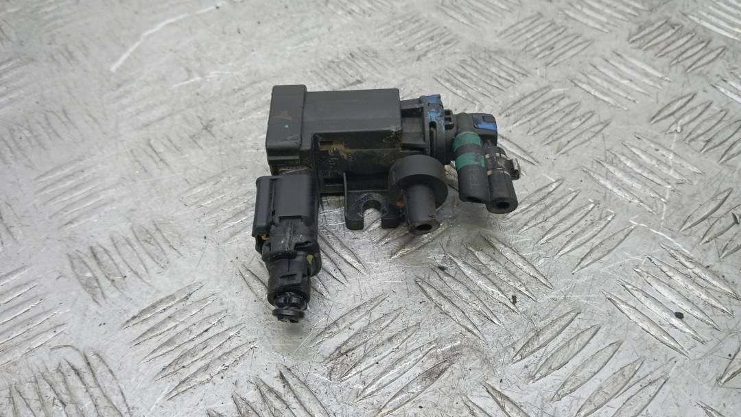 клапан управления турбиной (актуатор) Citroen C4 2 поколение 2013, 1.6 л., HDi 8V, дизель, МКПП, хетчбэк 5 дв., 9801887680 - фото №1