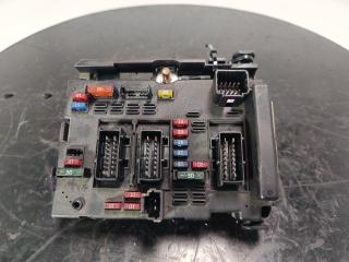 блок предохранителей Peugeot 307 1 поколение 2004, цвет, 9643538180