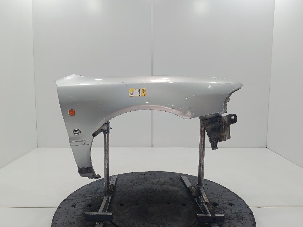 крыло переднее правое Audi A6 4A/C4 1997, цвет - фото №1