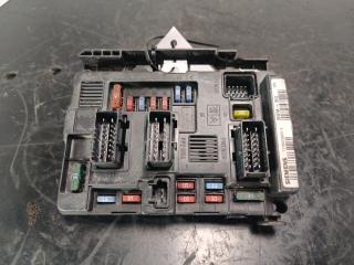 блок предохранителей Citroen C5 1 поколение 2003, цвет, 9643498880