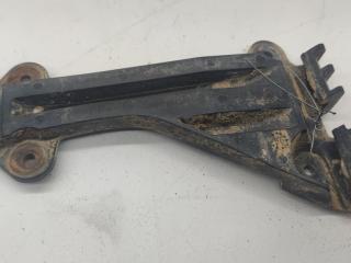 кронштейн переднего бампера Audi A6 4A/C4 1996, 2.5 л., дизель, МКПП, красный, универсал, 4A0807283A