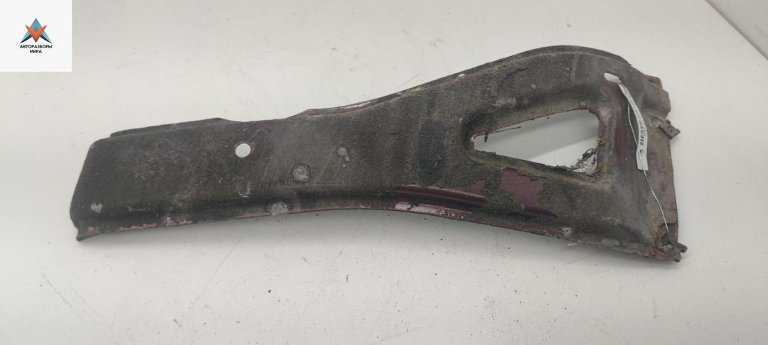 крепление ( кронштейн ) крыла Audi A6 4A/C4 1996, универсал - фото №1
