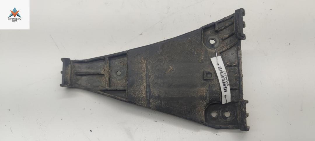 кронштейн переднего бампера Audi A4 B5 1997, 1.6 л., бензин, МКПП, серый, седан, 8D0807284 - фото №1