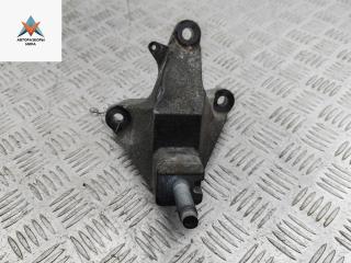 кронштейн КПП Ford Focus 1 поколение 1999, 1.6 л., i, бензин, МКПП, серый, хетчбэк 5 дв., 98AB7M125CF